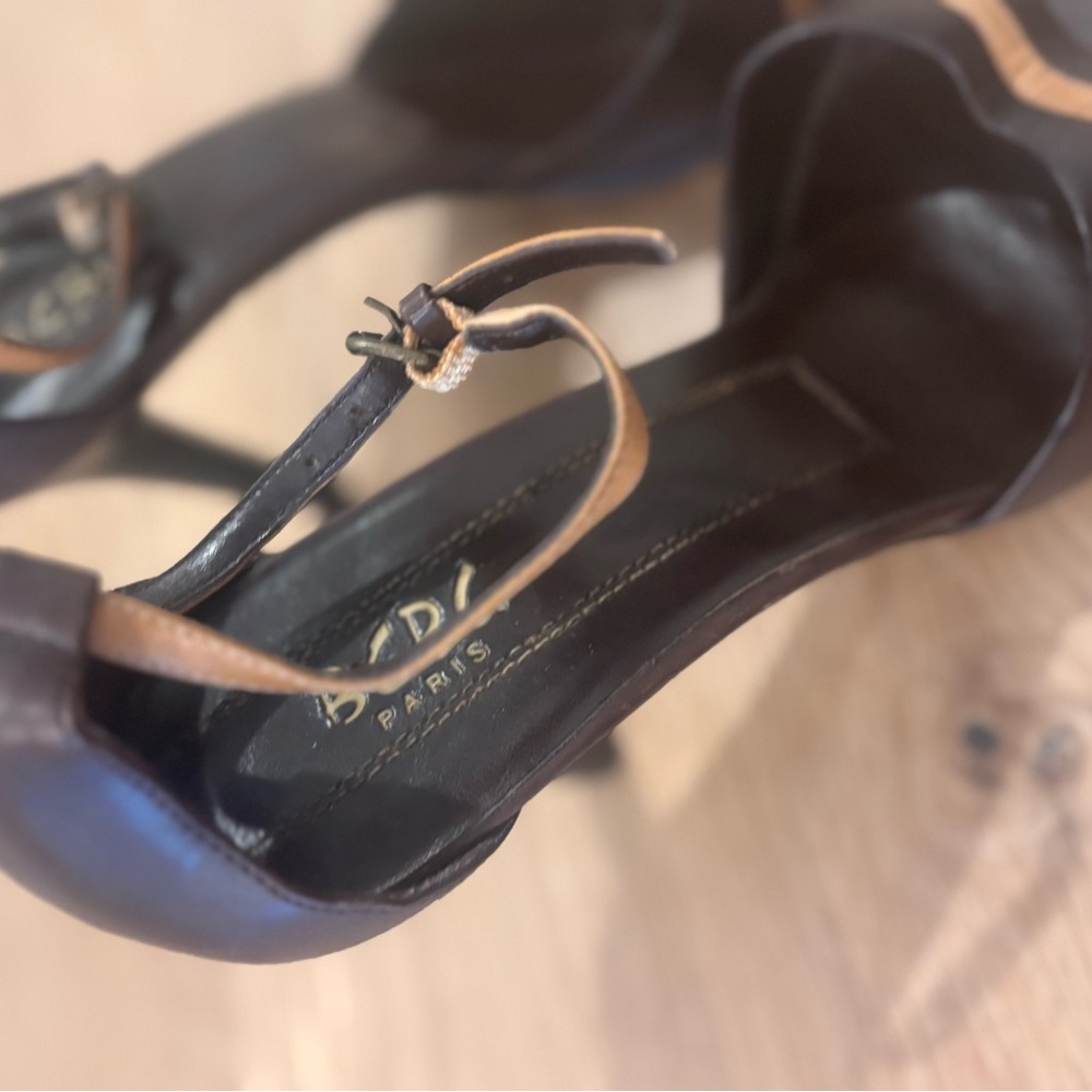 Vintage BCBG HIGH 3.9" HEELS Sz Leather Pumps Shoes 7.5 - Picture 4 of 6